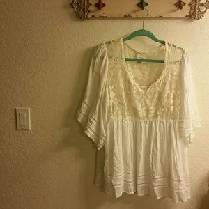Knox Rose flowy white top